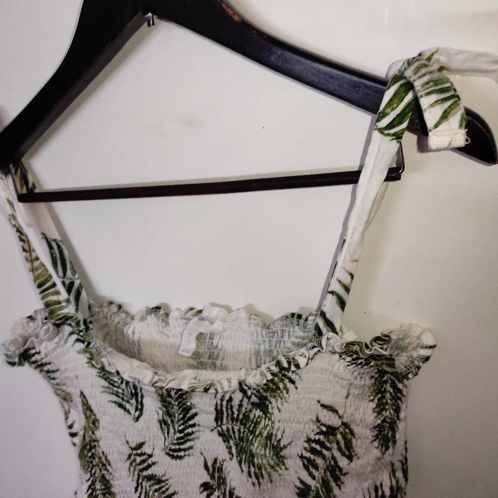 H&M Palm Print Smocked Top 💚 - Picture 3 of 13